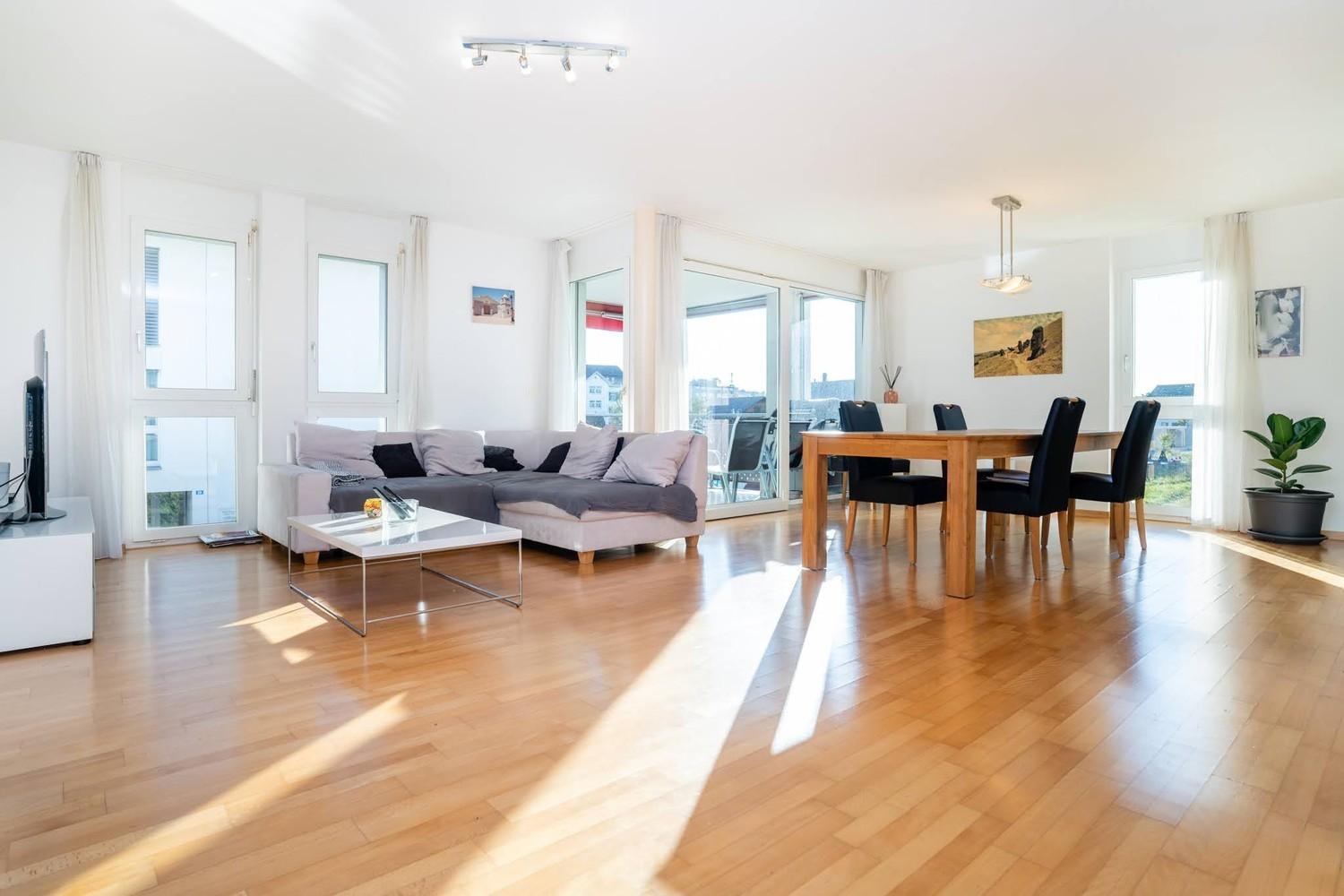 Vk - R - Zuerich Airport - Luxury - Home Stay - Raetschengaessli - Клотен Екстериор снимка